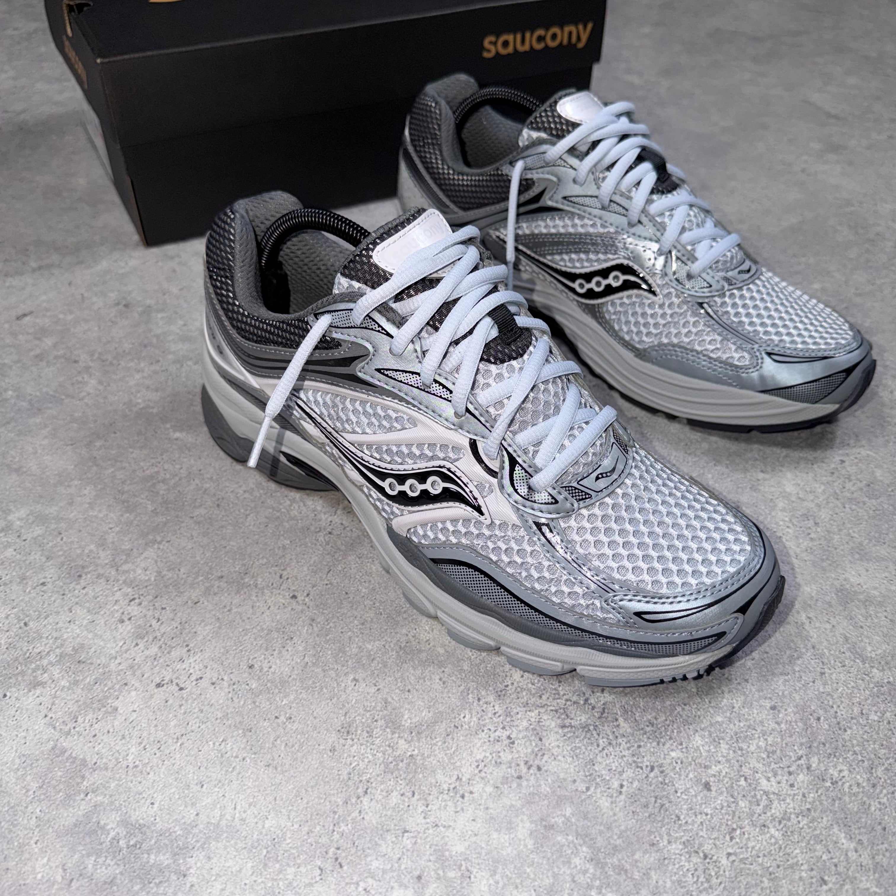 Saucony Progrid Omni 9 Microchip