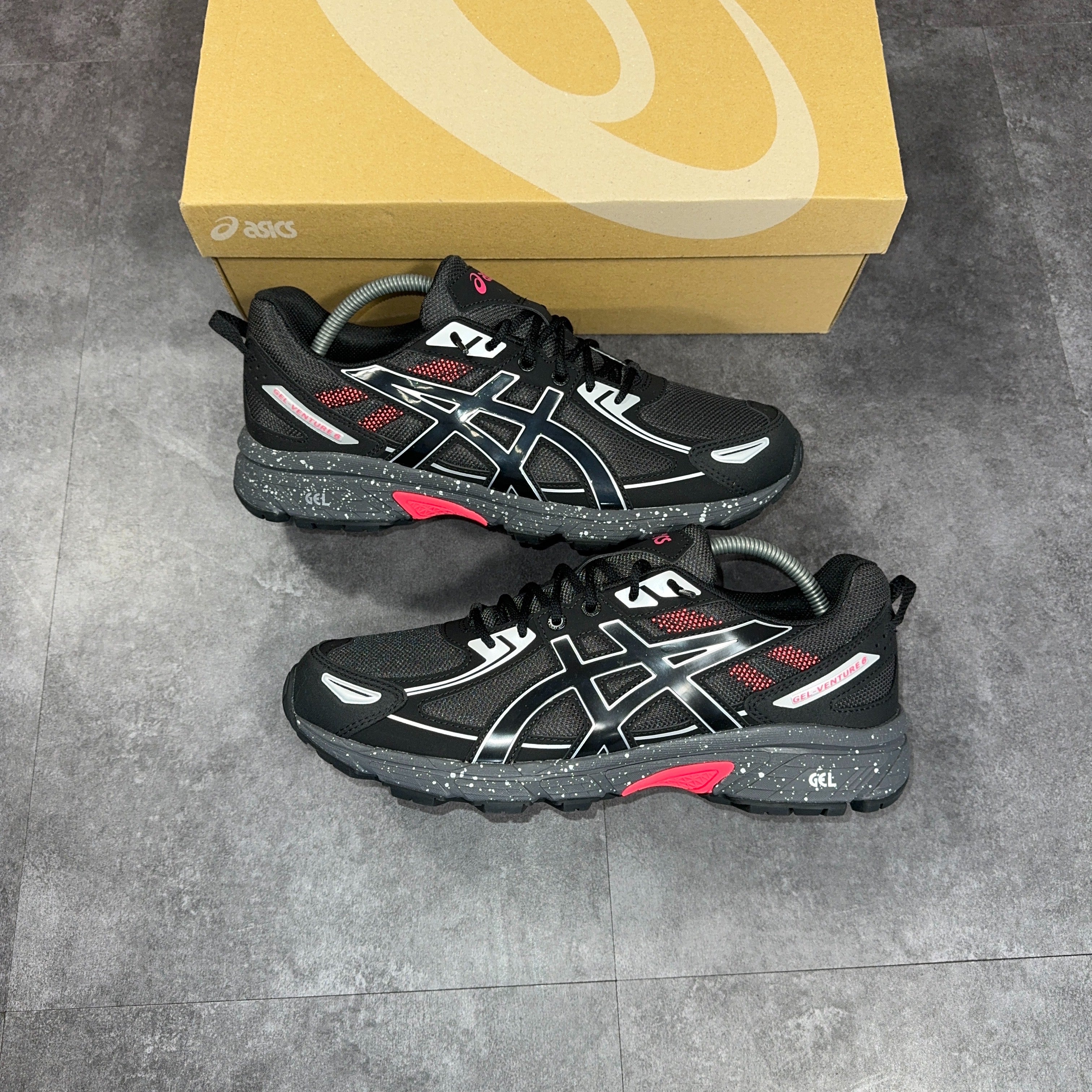 Asics Gel Venture 6 Black/Red