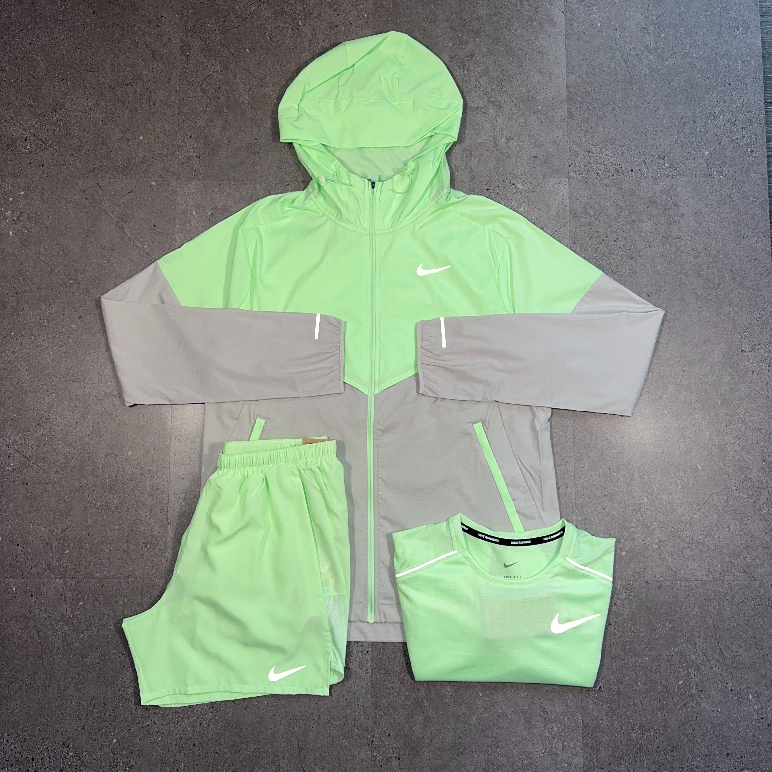 Nike Windrunner 3 Piece Set Vapour Green