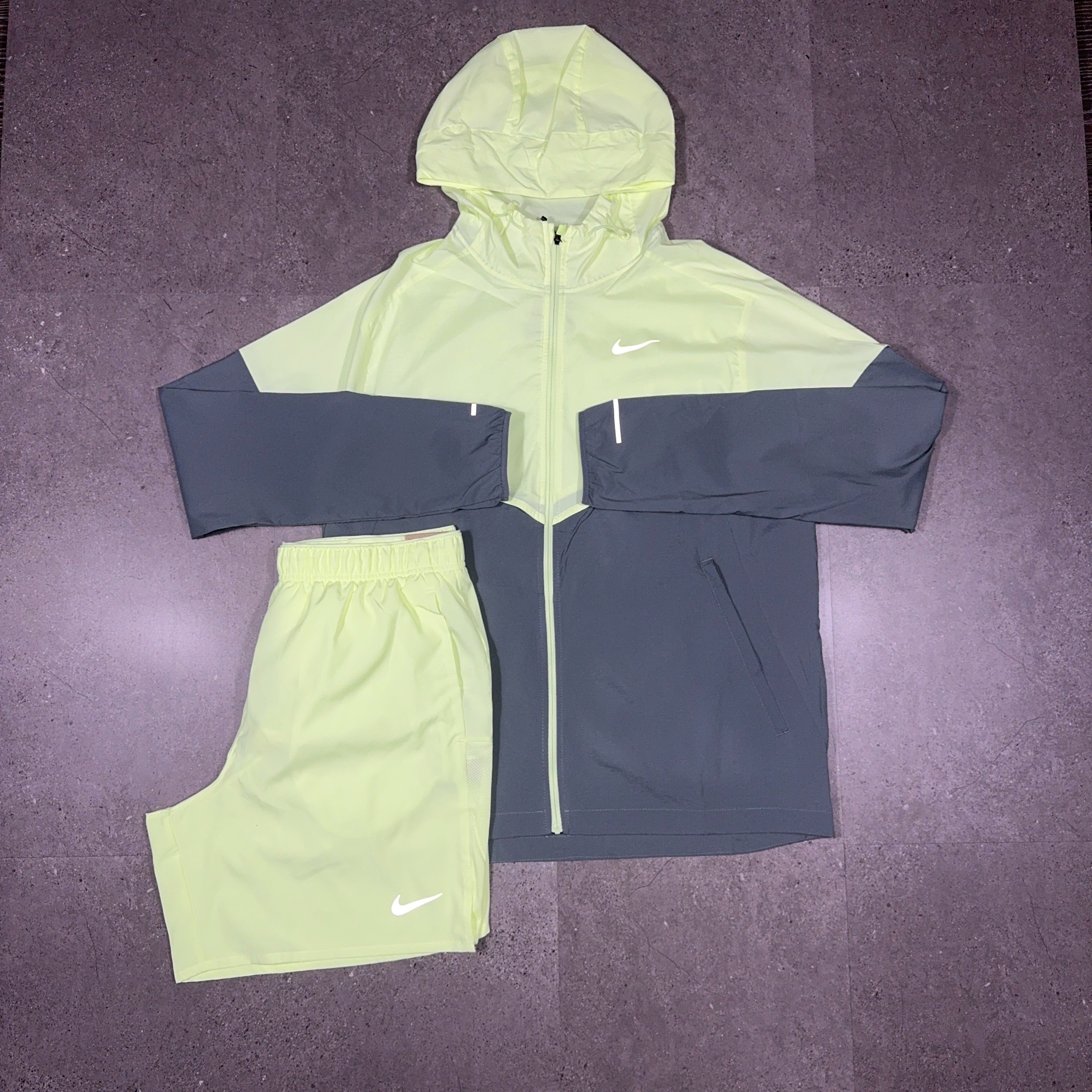 Nike Windrunner Barely Volt/Grey