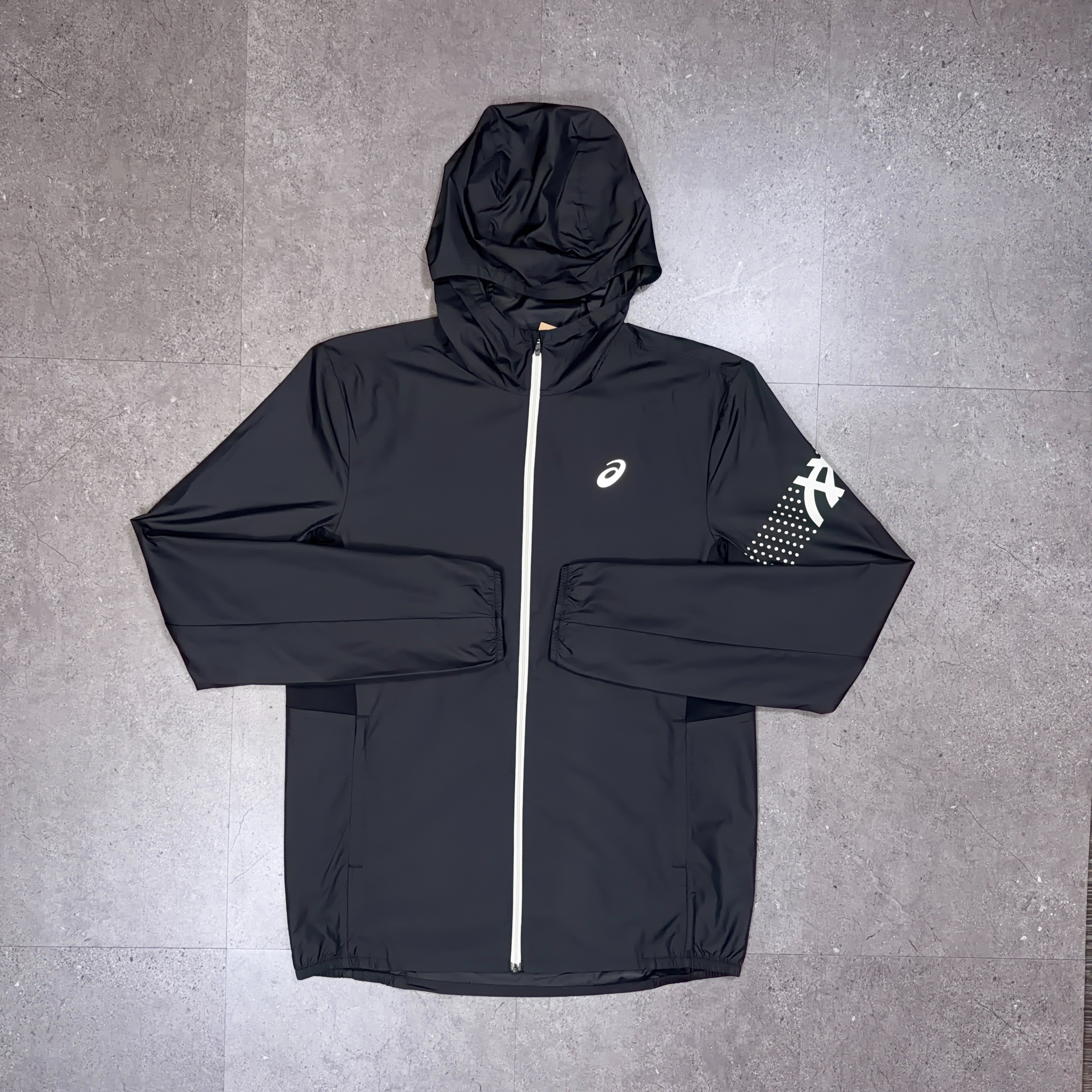 Asics Icon Windrunner Black/White