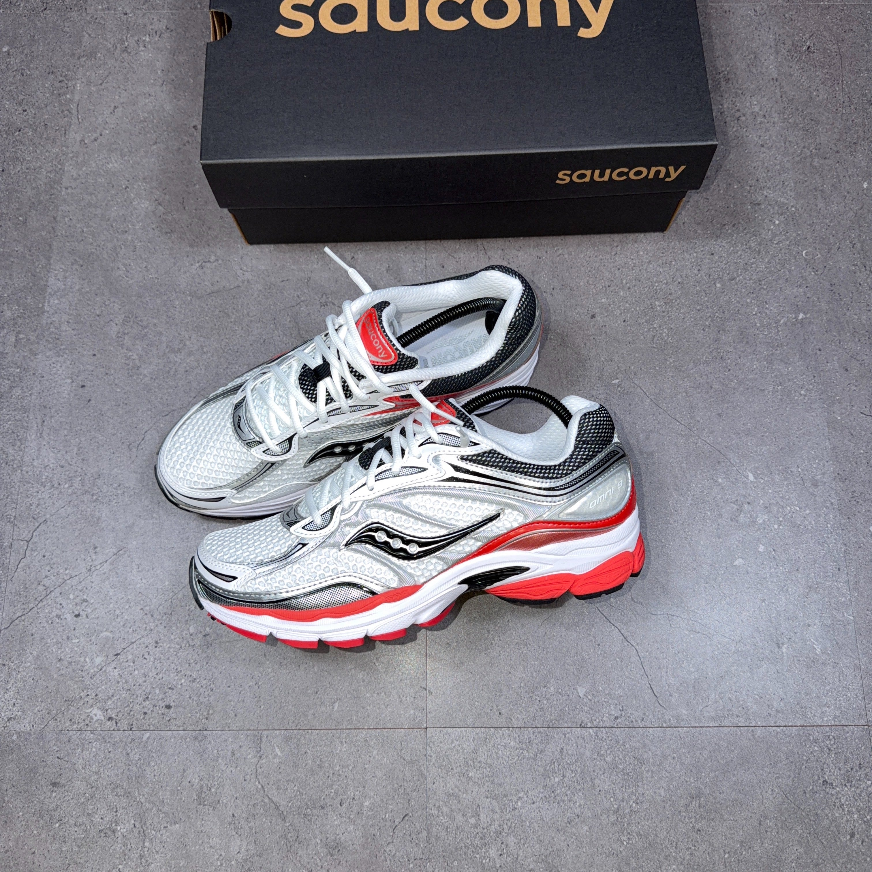Saucony Progrid Omni 9 White/Red