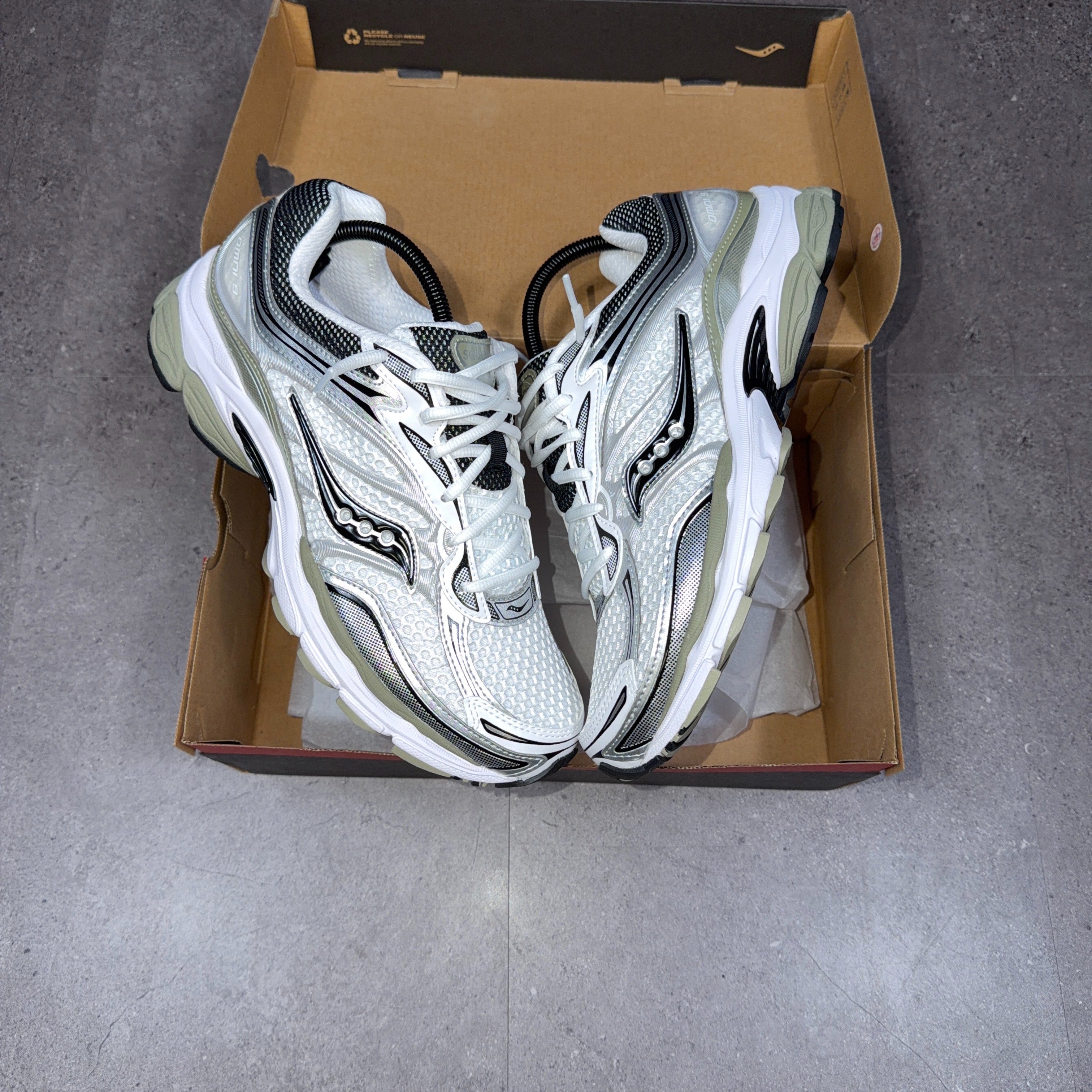Saucony Progrid Omni 9 White/Sage