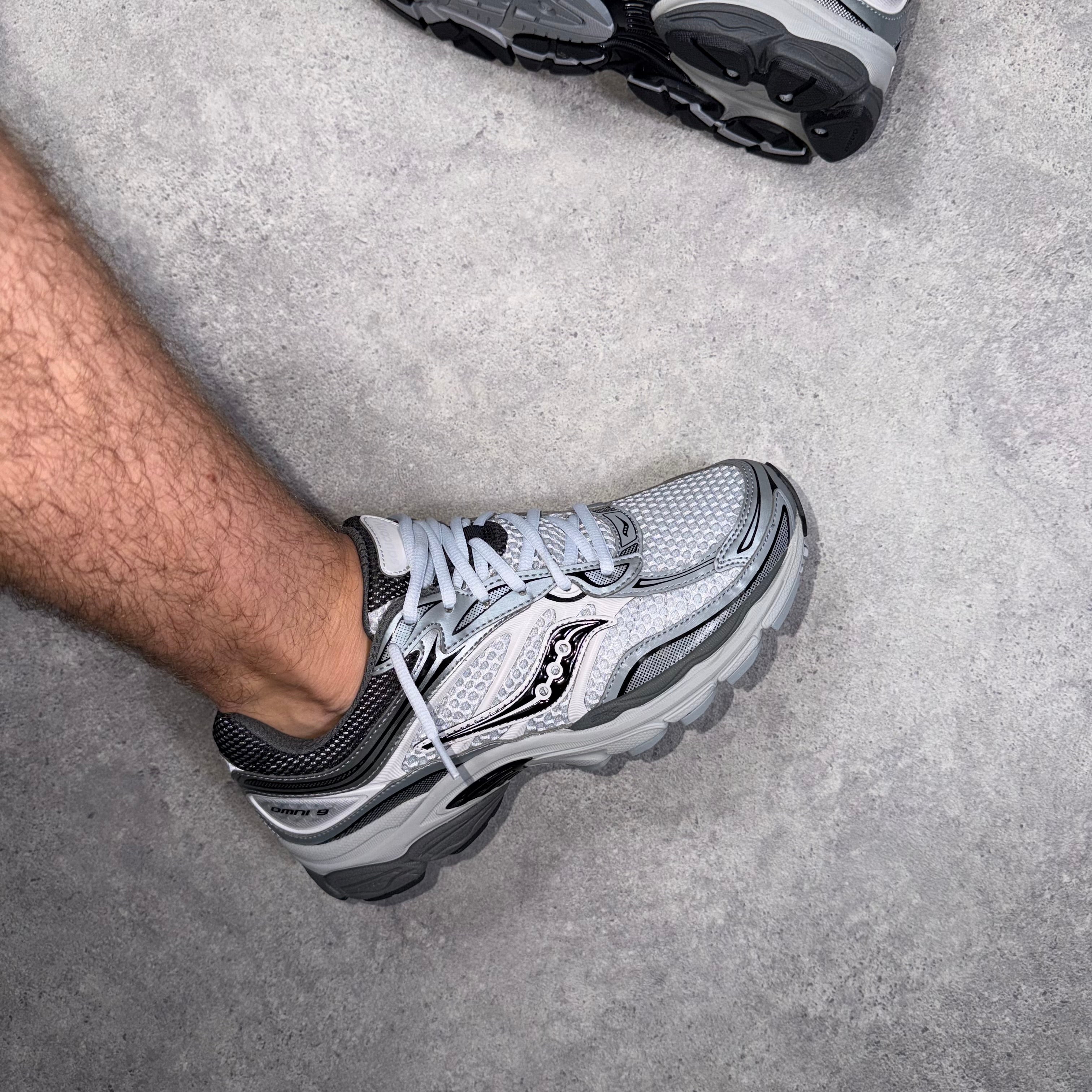 Saucony Progrid Omni 9 Microchip
