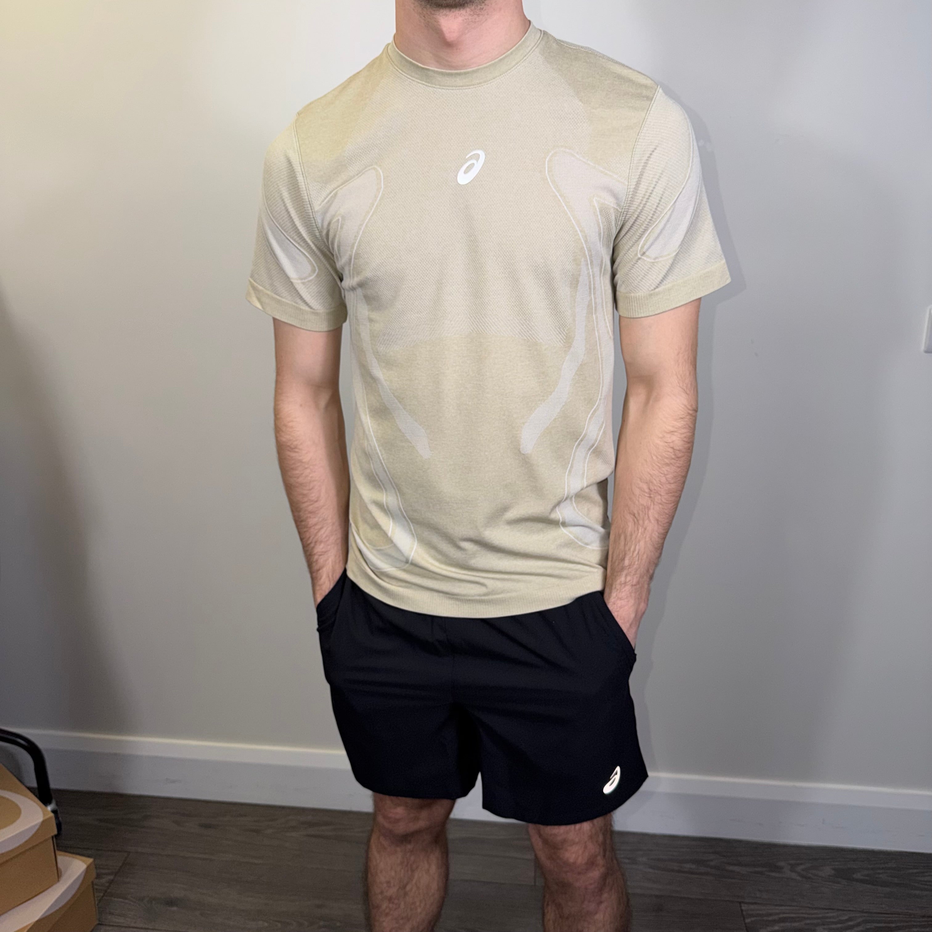 Asics Seamless T-Shirt/Shorts Cream/Black