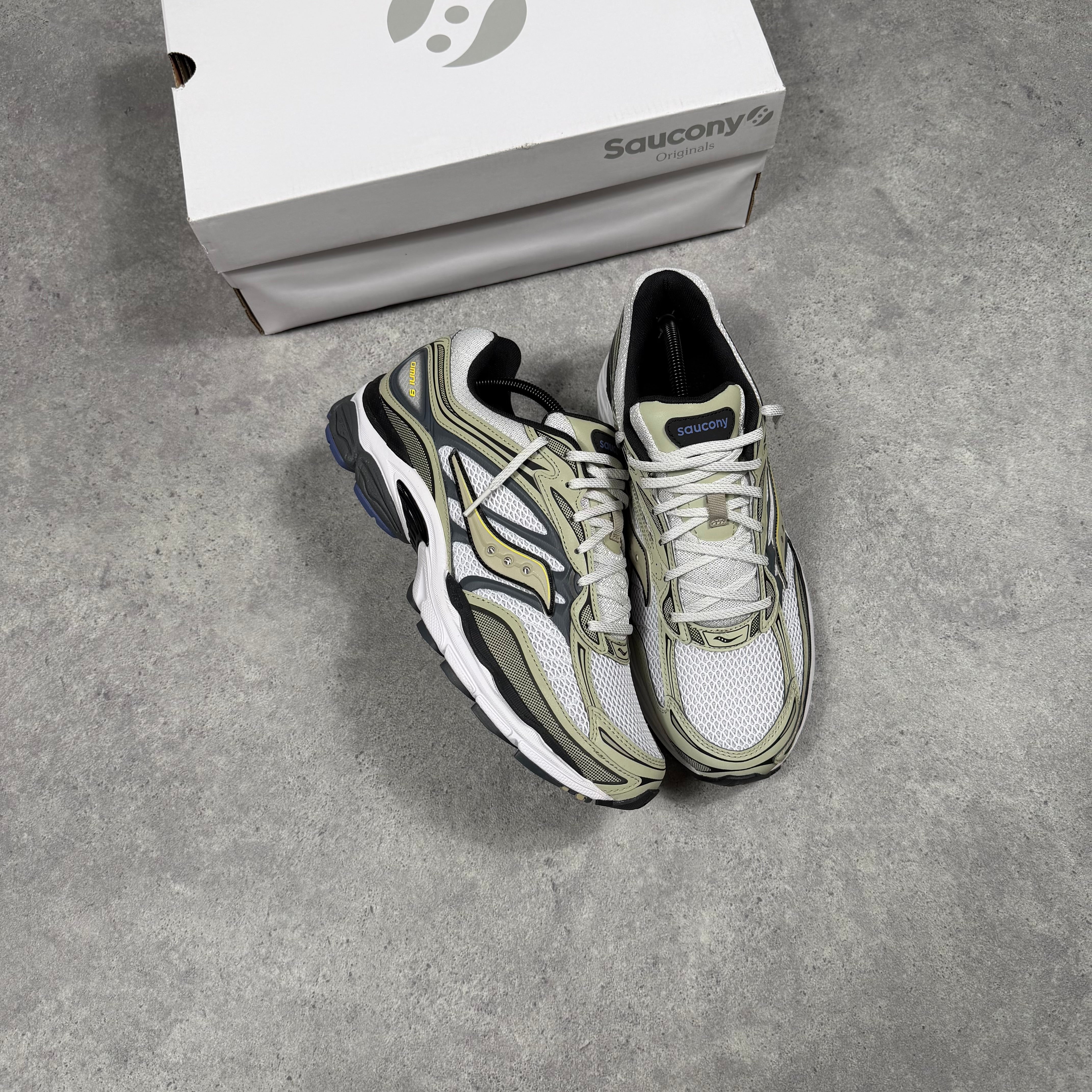 Saucony Progrid Omni 9 White/Gold