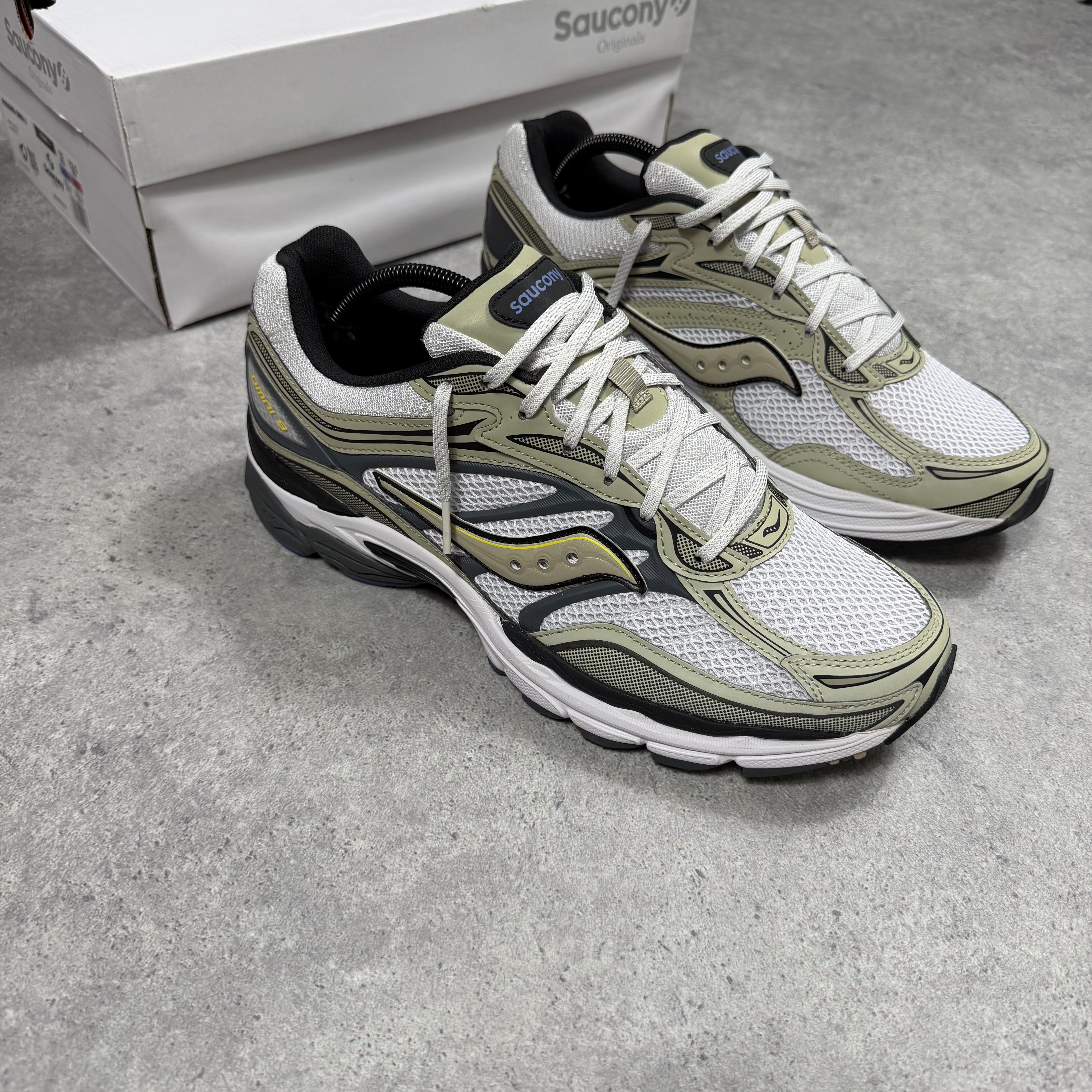 Saucony Progrid Omni 9 White/Gold