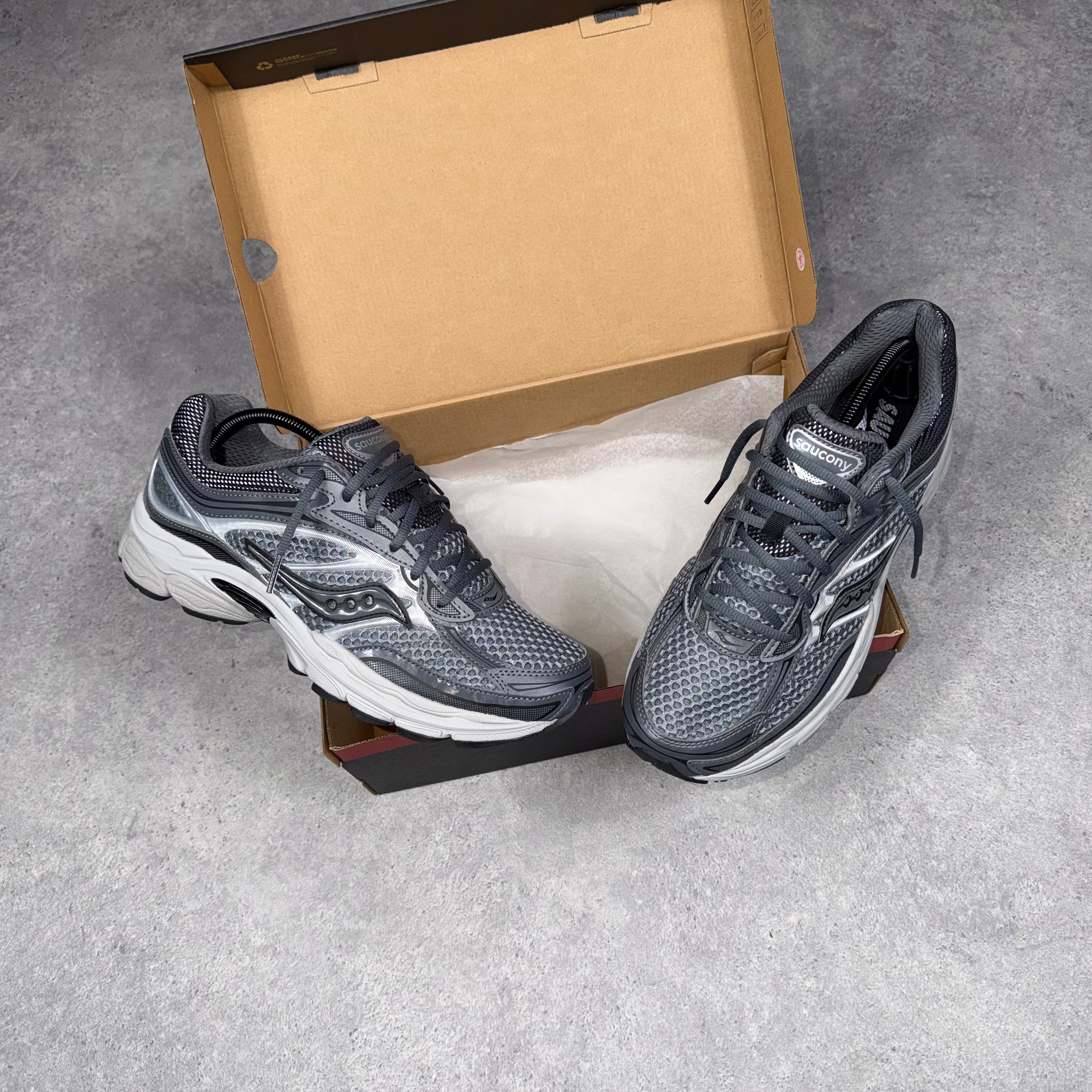 Saucony Progrid Omni 9 Carbon/Cadet