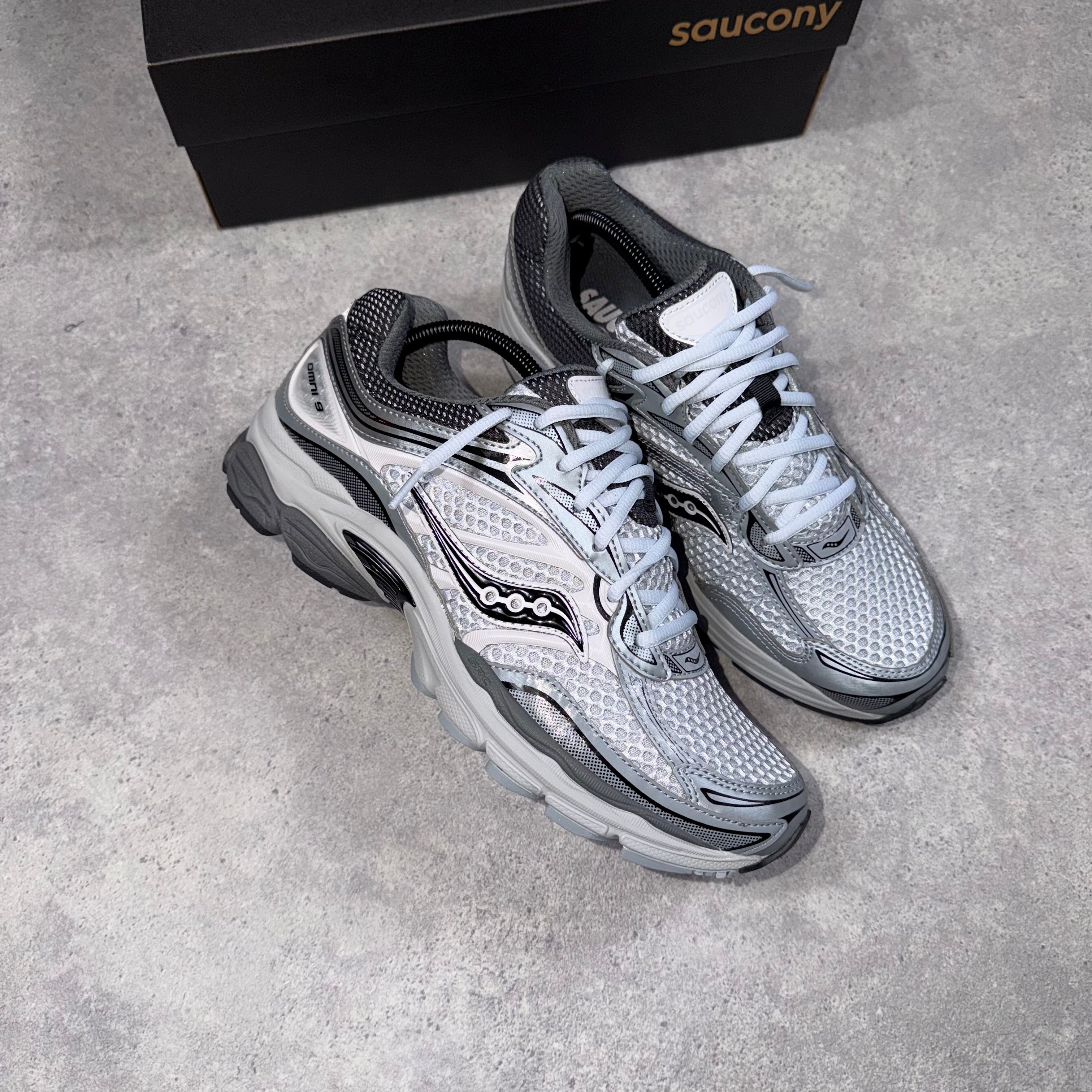 Saucony Progrid Omni 9 Microchip