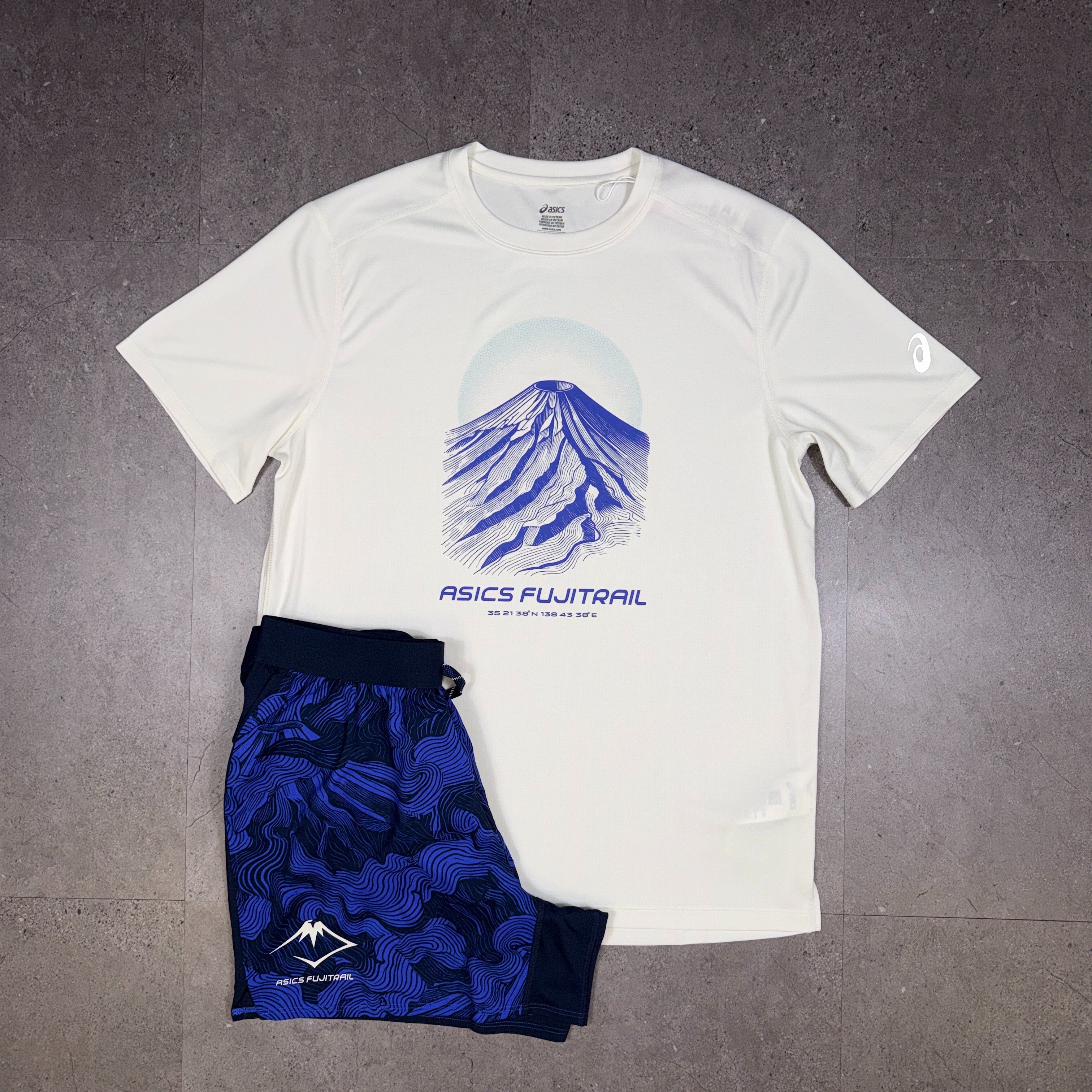Asics Fujitrail T-Shirt/Shorts Set Cream/Cobalt Burst