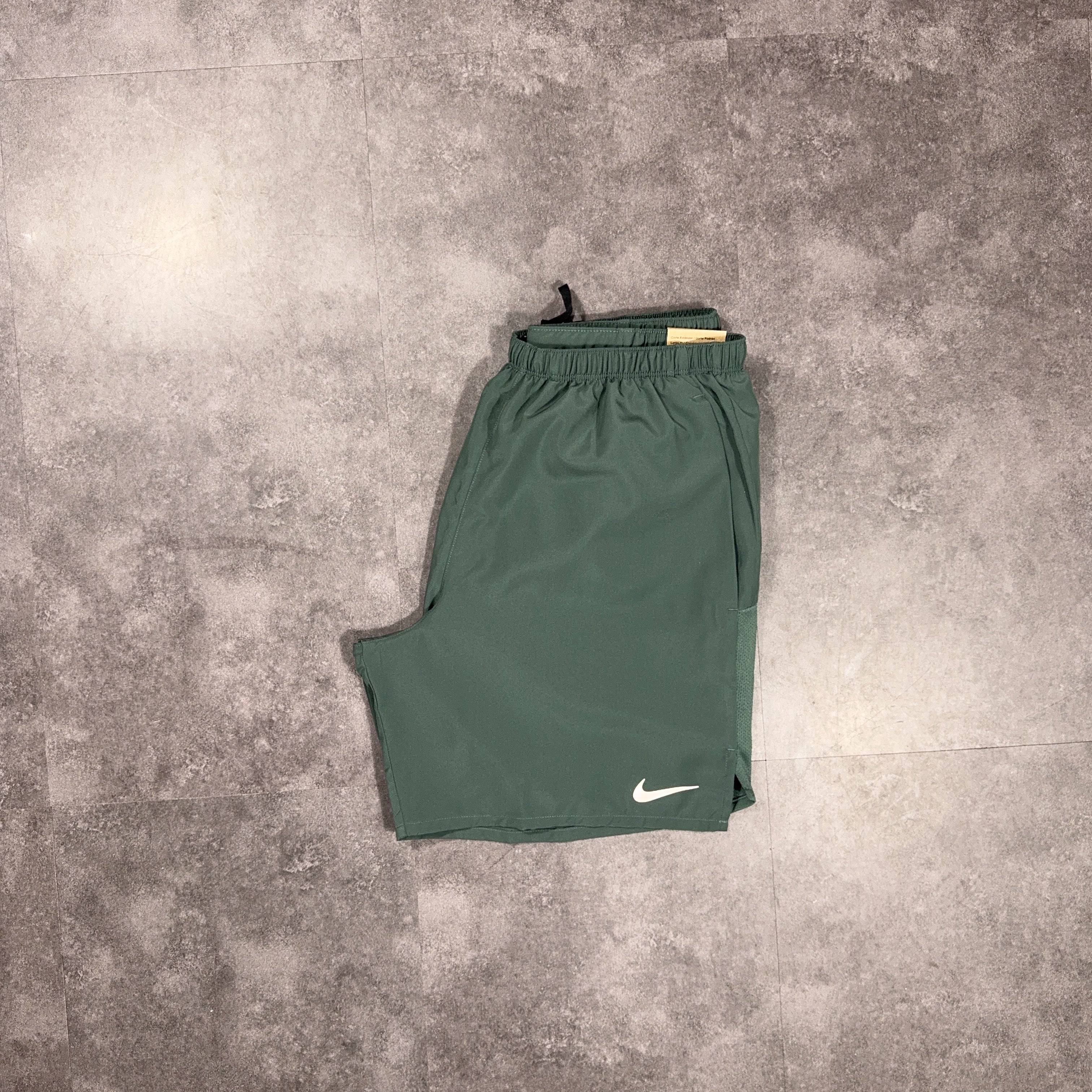 Nike Challenger Shorts 7 Vintage Green