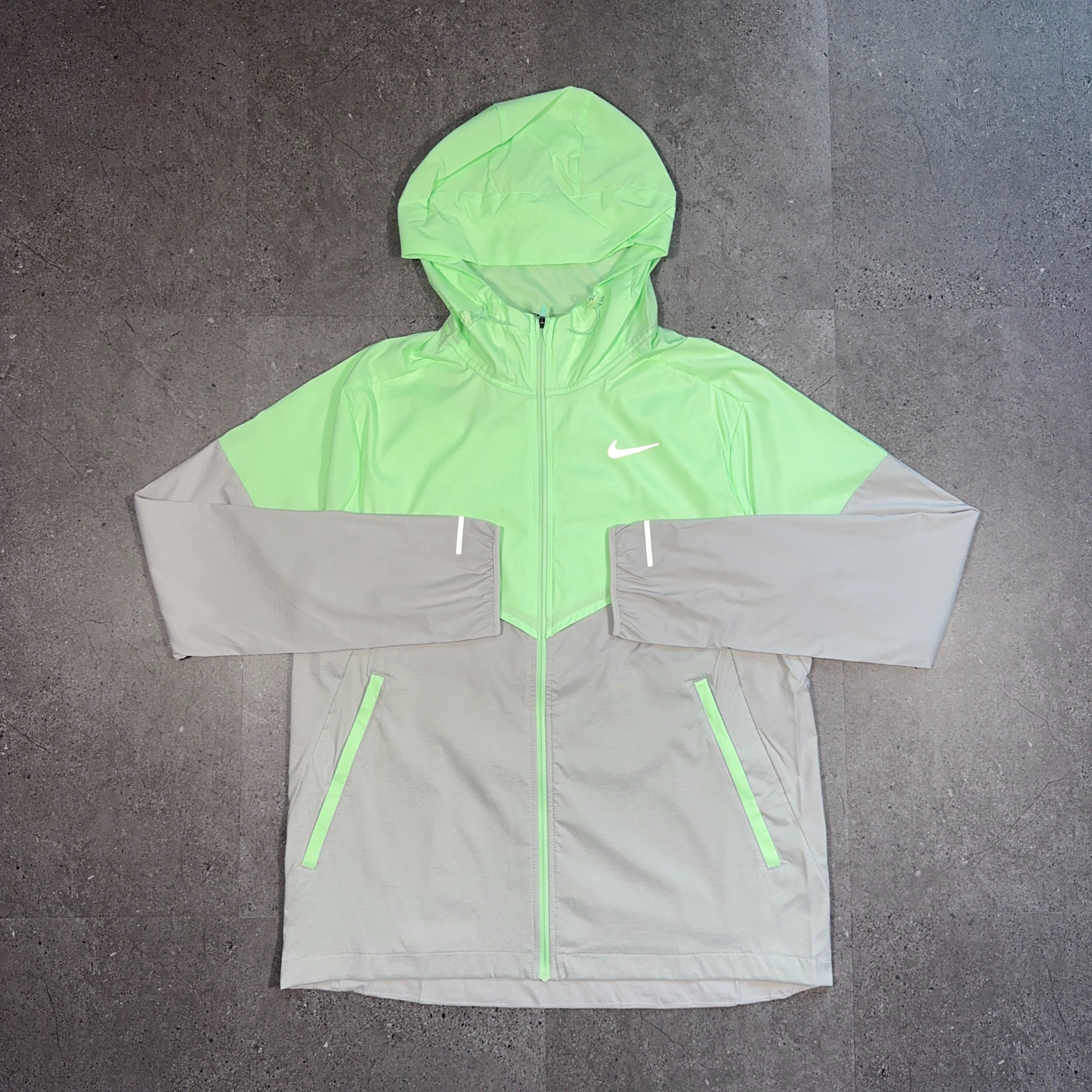 Nike Windrunner Vapour Green