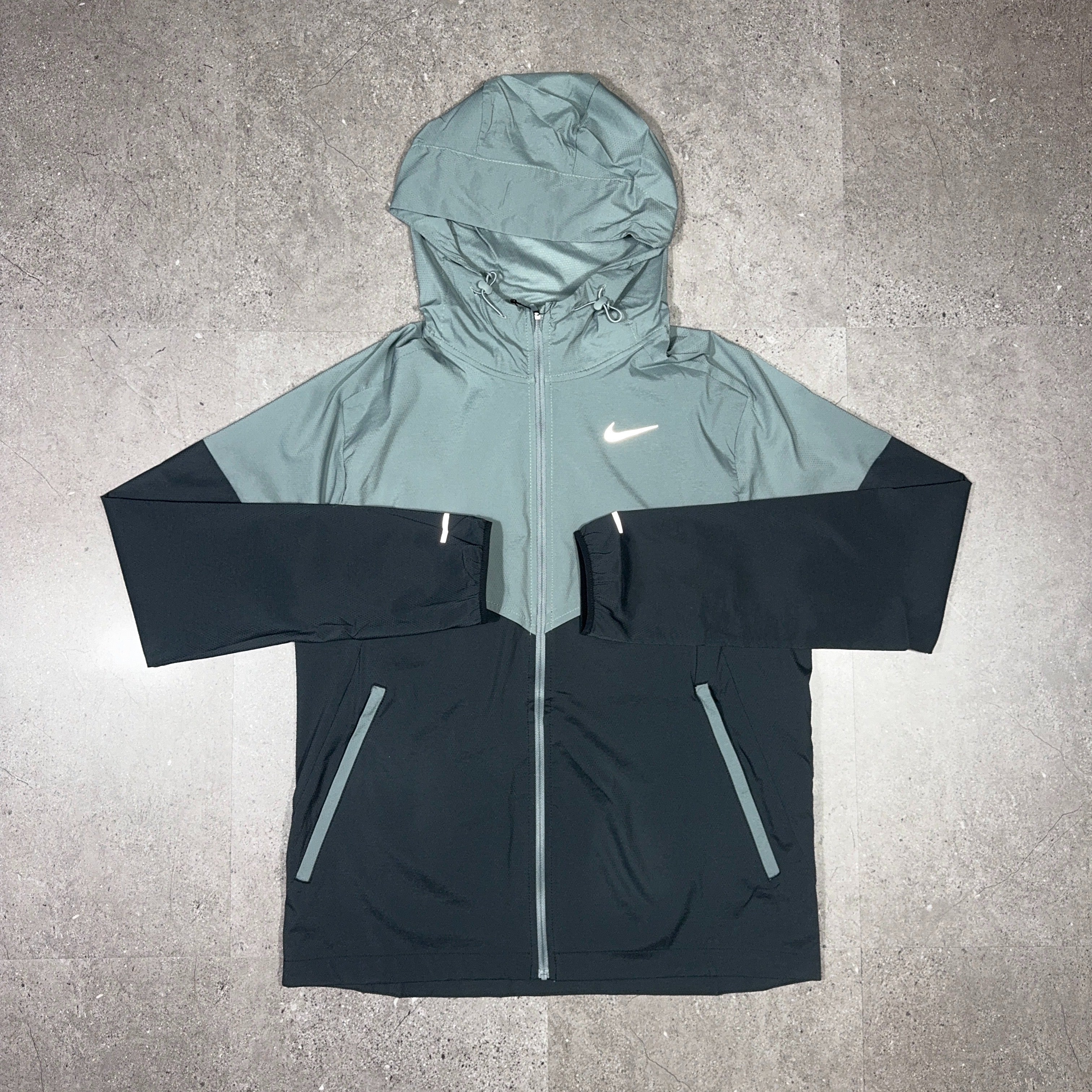Nike Windrunner Grey/Black