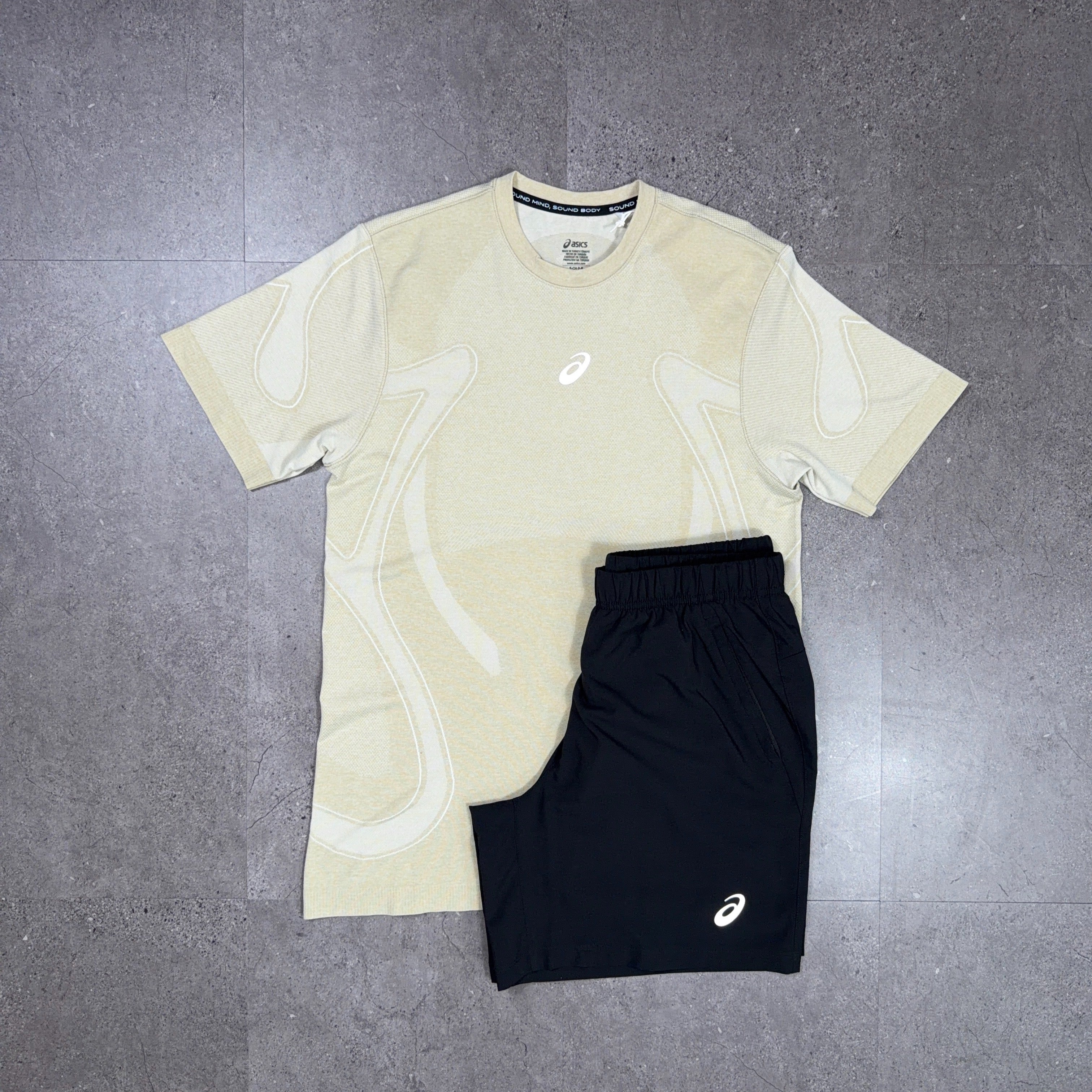 Asics Seamless T-Shirt/Shorts Cream/Black