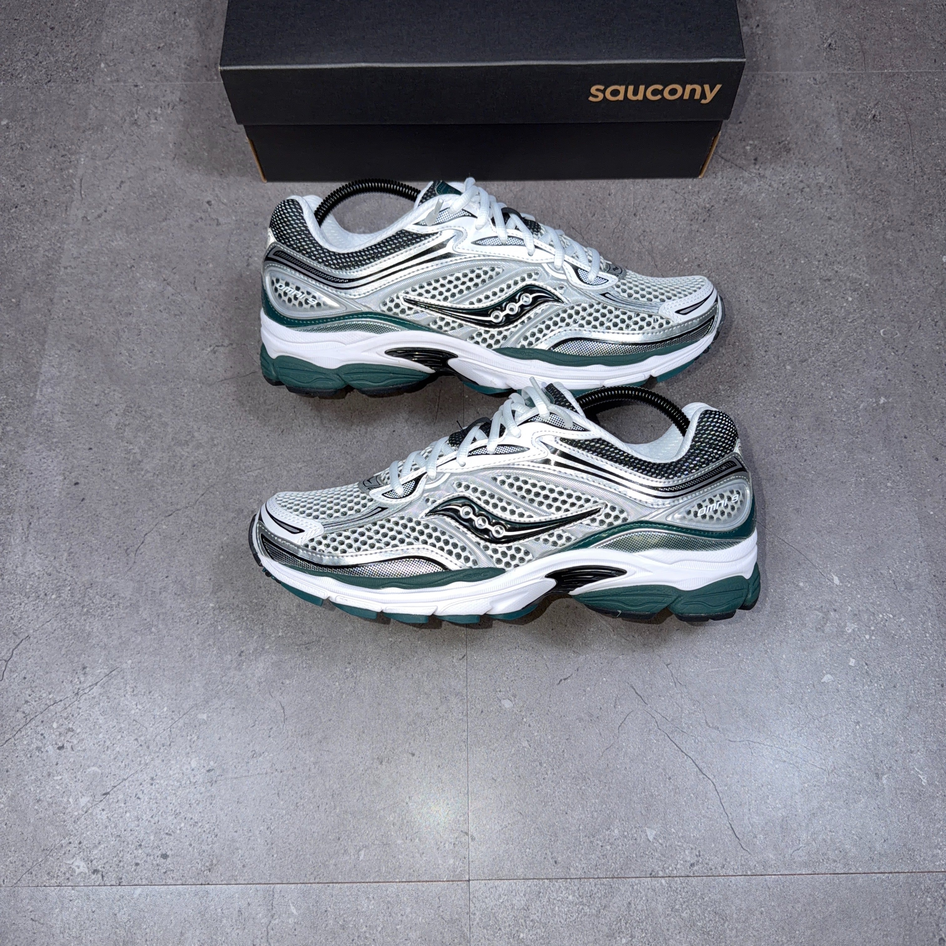 Saucony Progrid Omni 9 White/Pine Green