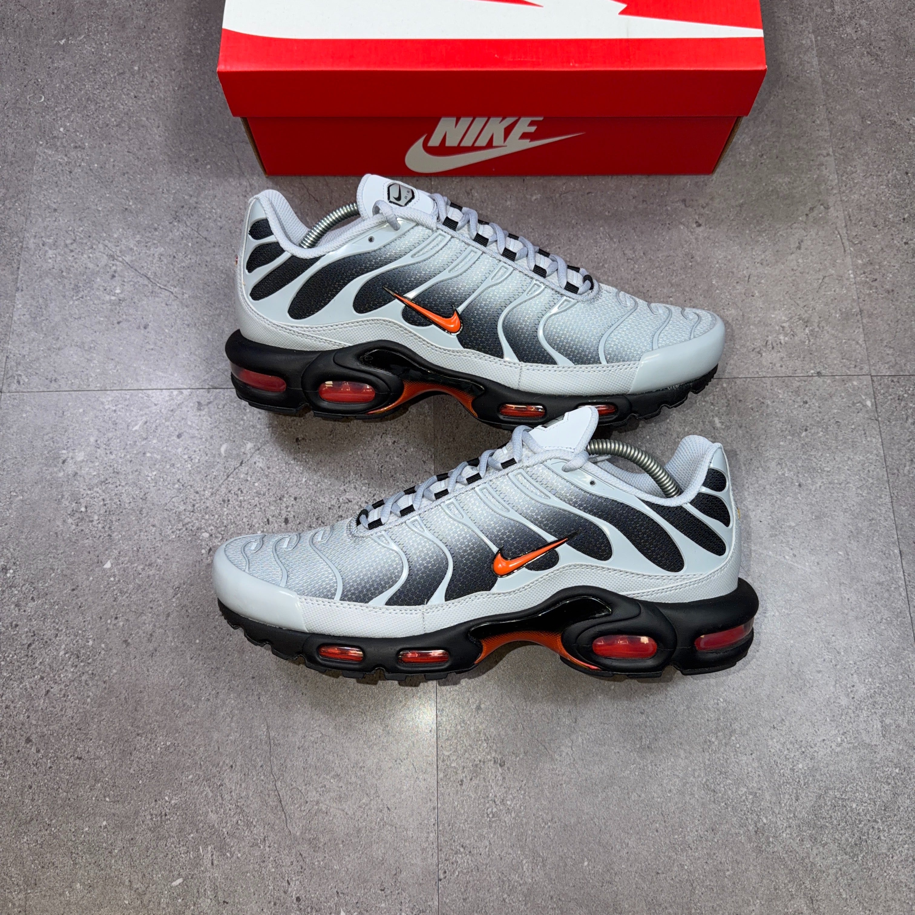 Nike Air Max Plus TN Wolf Grey/Orange