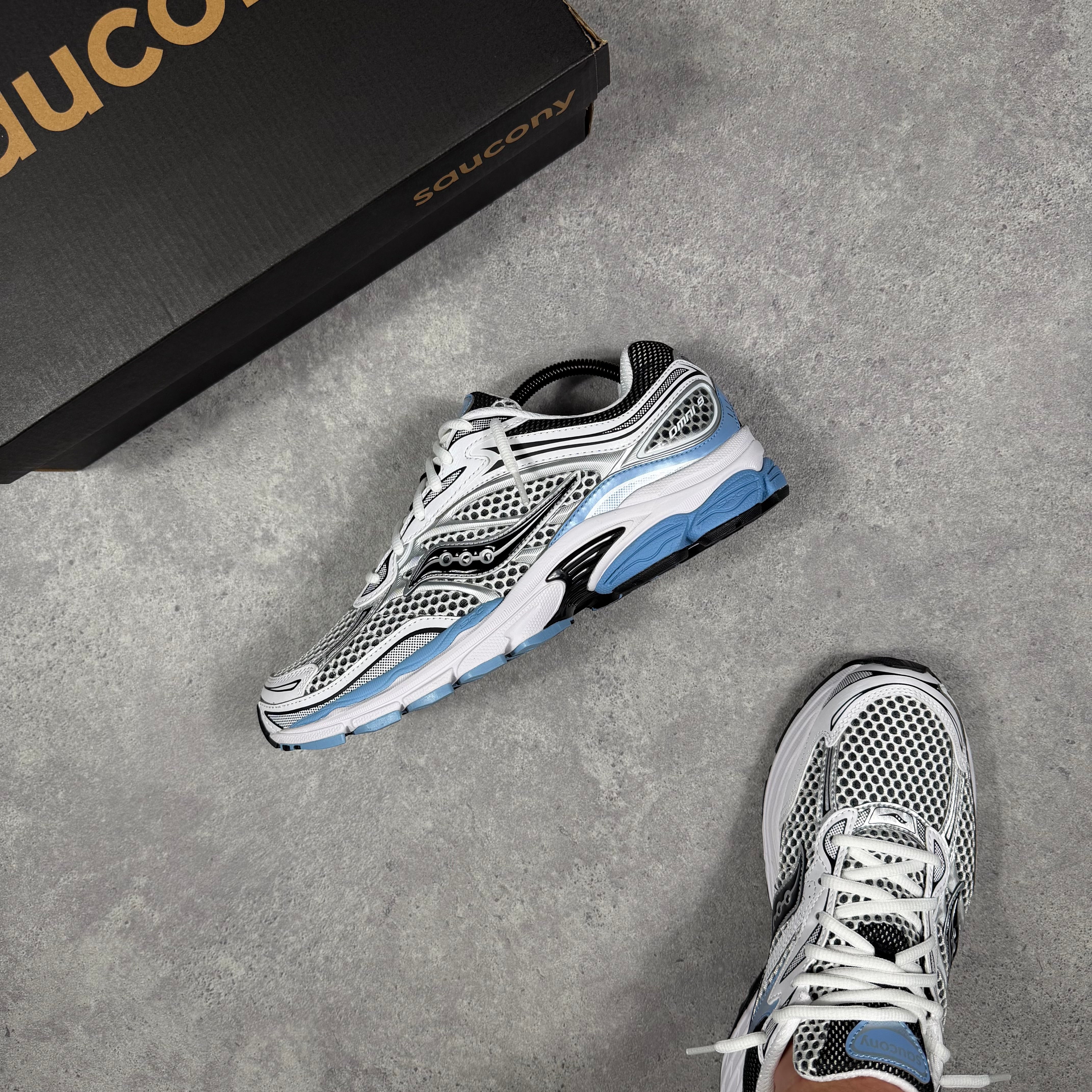 Saucony Progrid Omni 9 Blissful/White